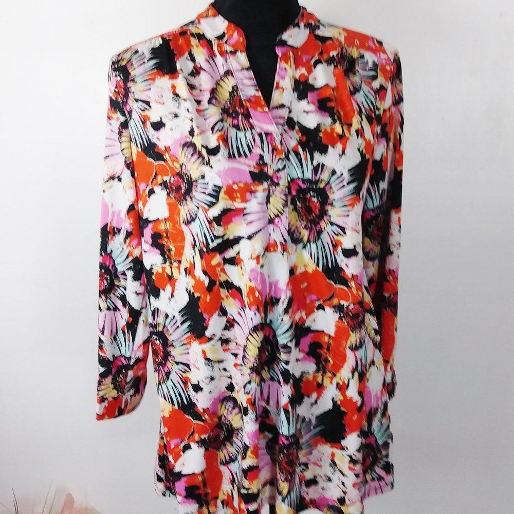 NWT Relativity 3/4" sleeve blouse size M